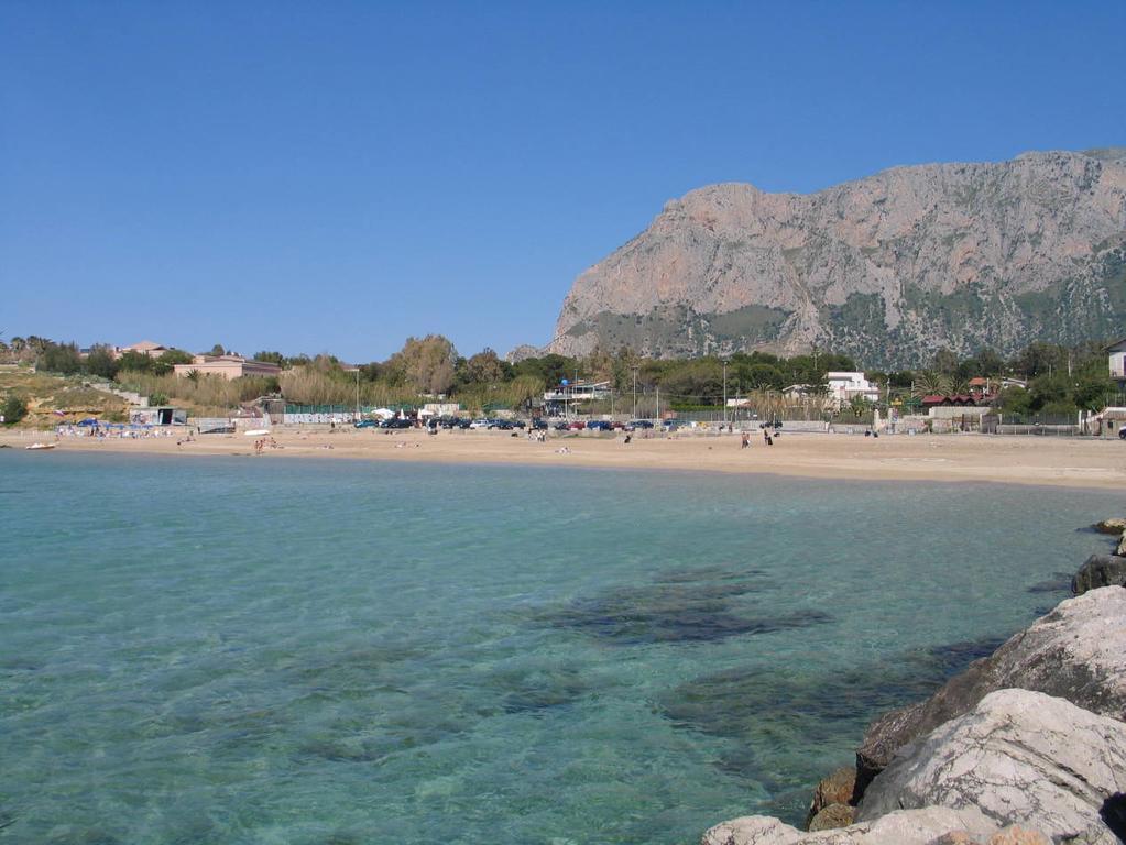 Airport Home & Bringo Car Rental Carini Exterior foto